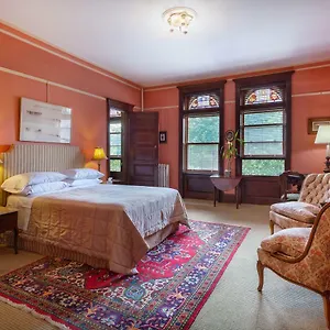 3* Pensión Manhattan Guest Suites
